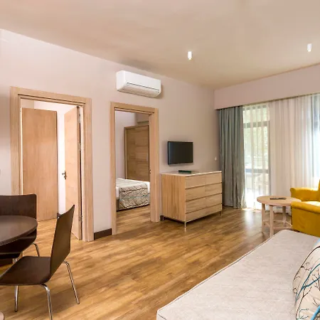 Melas Hotell 5*